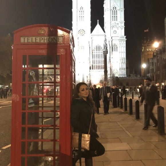 Meet your Posher, Leticia!👋🏽 - Picture 6 of 10